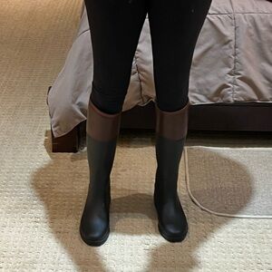 Tory Burch Diana Classic Tall Rubber Rain Boots.